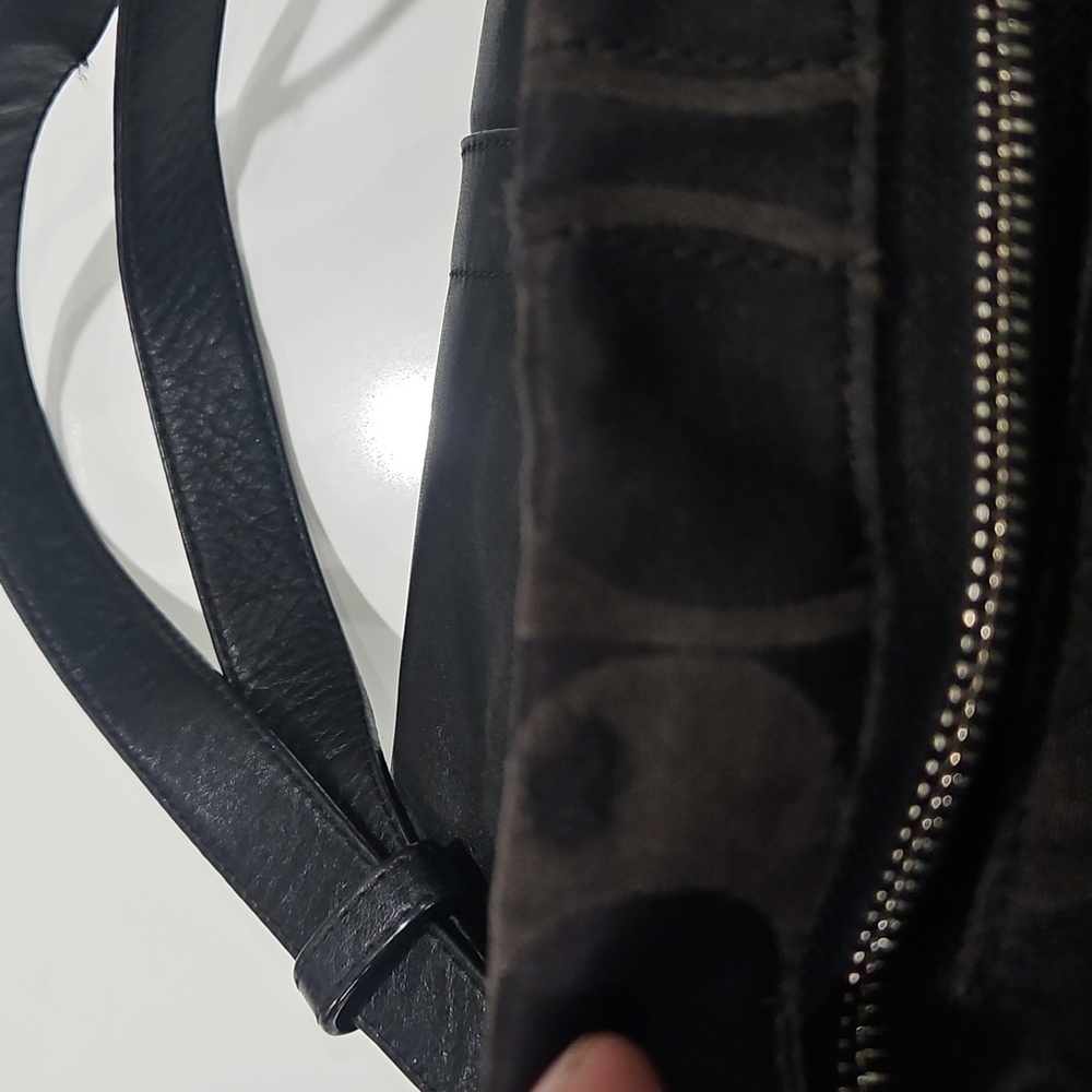 Coach Black Women's Bag EUC - Picture 9 of 10